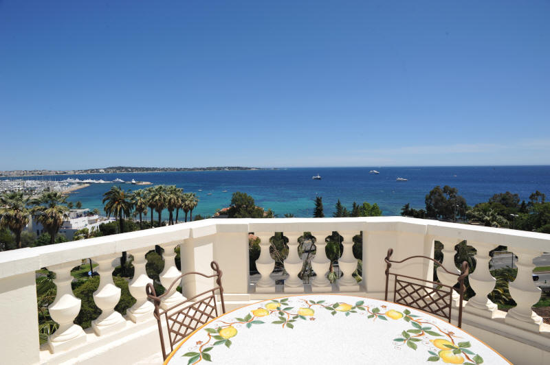 Cannes Rentals, rental apartments and houses in Cannes, France, copyrights John and John Real Estate, picture Ref 034-05