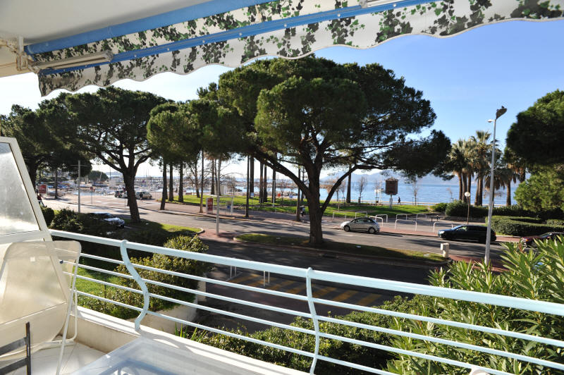 Cannes Rentals, rental apartments and houses in Cannes, France, copyrights John and John Real Estate, picture Ref 043-01