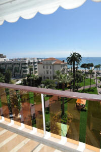Cannes Rentals, rental apartments and houses in Cannes, France, copyrights John and John Real Estate, picture Ref 047-03