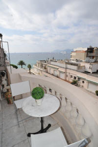 Cannes Rentals, rental apartments and houses in Cannes, France, copyrights John and John Real Estate, picture Ref 087-02