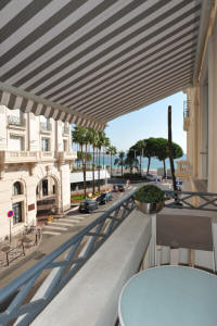 Cannes Rentals, rental apartments and houses in Cannes, France, copyrights John and John Real Estate, picture Ref 159-02