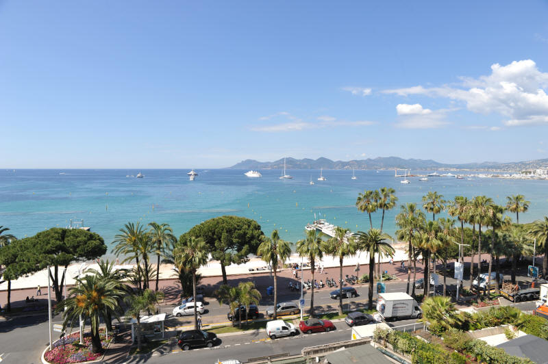 Cannes Rentals, rental apartments and houses in Cannes, France, copyrights John and John Real Estate, picture Ref 174-01
