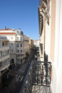 Cannes Rentals, rental apartments and houses in Cannes, France, copyrights John and John Real Estate, picture Ref 252-01