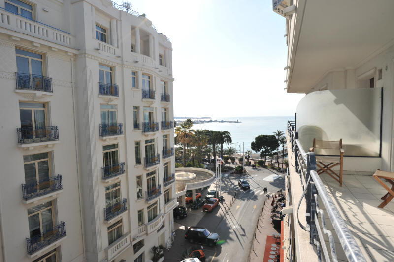 Cannes Rentals, rental apartments and houses in Cannes, France, copyrights John and John Real Estate, picture Ref 260-01
