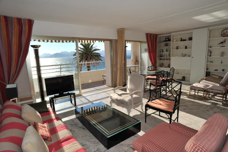 Cannes Rentals, rental apartments and houses in Cannes, France, copyrights John and John Real Estate, picture Ref 272-04