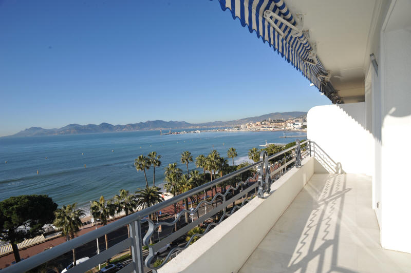 Cannes Rentals, rental apartments and houses in Cannes, France, copyrights John and John Real Estate, picture Ref 290-03