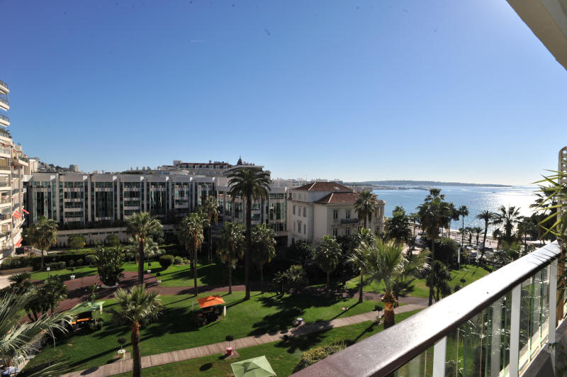 Cannes Rentals, rental apartments and houses in Cannes, France, copyrights John and John Real Estate, picture Ref 408-01