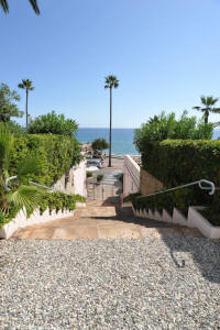 Cannes Rentals, rental apartments and houses in Cannes, France, copyrights John and John Real Estate, picture Ref 411-20