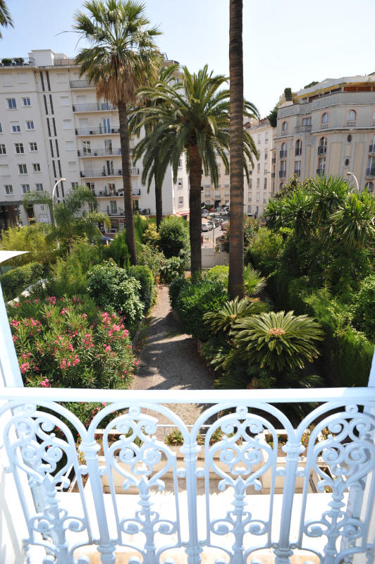 Cannes Rentals, rental apartments and houses in Cannes, France, copyrights John and John Real Estate, picture Ref 463-20
