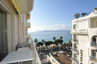 Cannes Rentals, rental apartments and houses in Cannes, France, copyrights John and John Real Estate, picture Ref 079-01