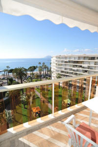 Cannes Rentals, rental apartments and houses in Cannes, France, copyrights John and John Real Estate, picture Ref 195-02